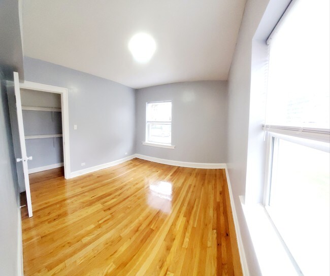 Building Photo - 4023 S Francisco Ave