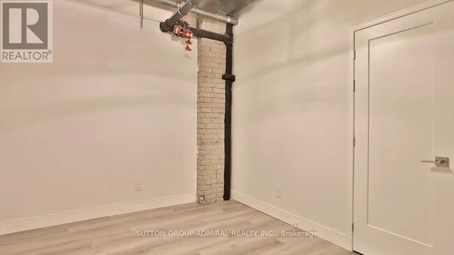 Building Photo - 34 Noble St