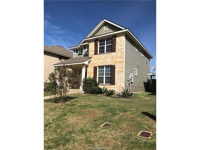 Building Photo - 2931 McLaren Dr