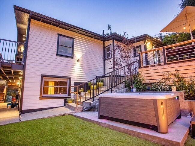 Building Photo - 2597 Dearborn Dr