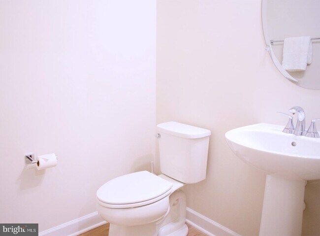 Building Photo - 2830 Dart Dr