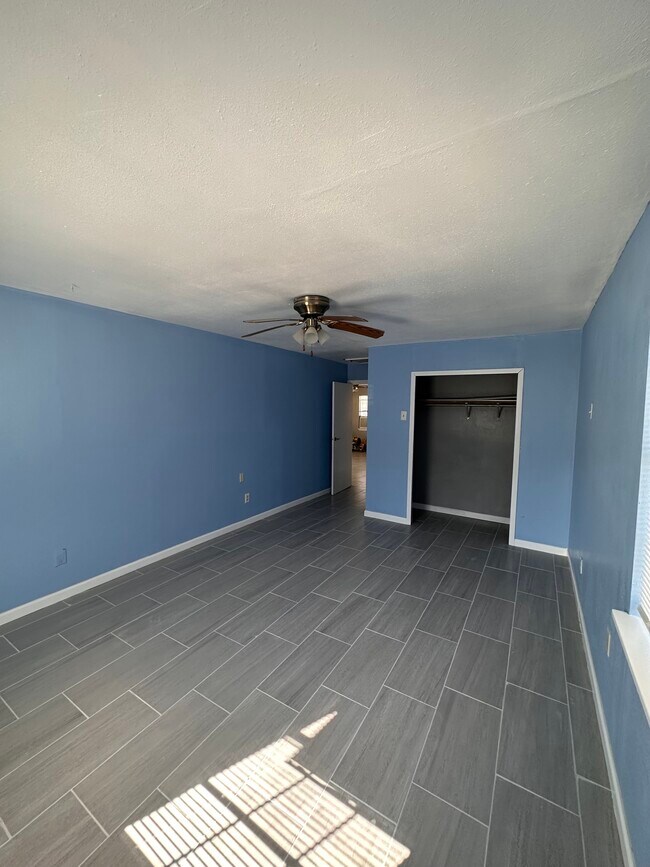 Habitación #1 - 343 Village Dr