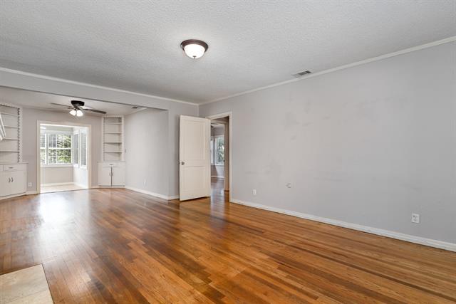 Foto del edificio - 7802 Morton St