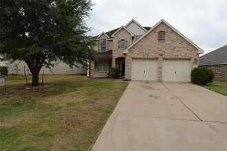 Building Photo - 3230 Raintree Village Dr