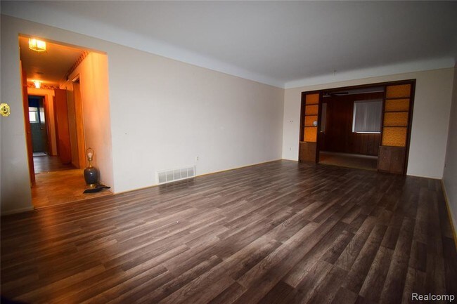 Foto del edificio - 26704 Newport Ave
