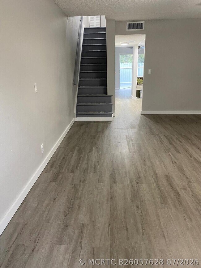 Building Photo - 5229 SW 40th Ave