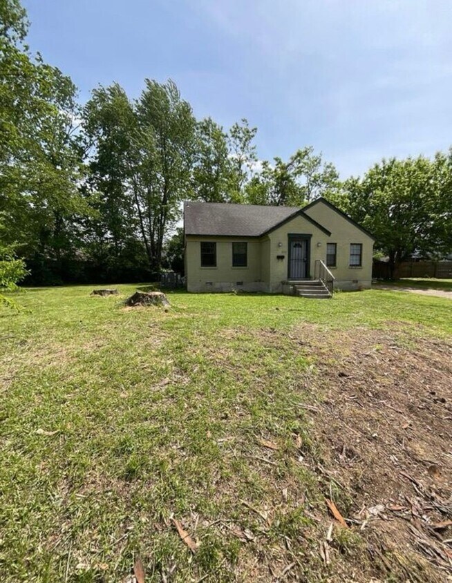 Primary Photo - 1184 Panama St
