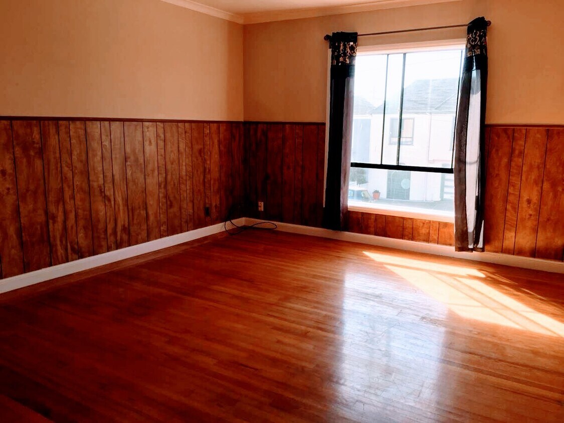 Primary Photo - 2586 46th Ave