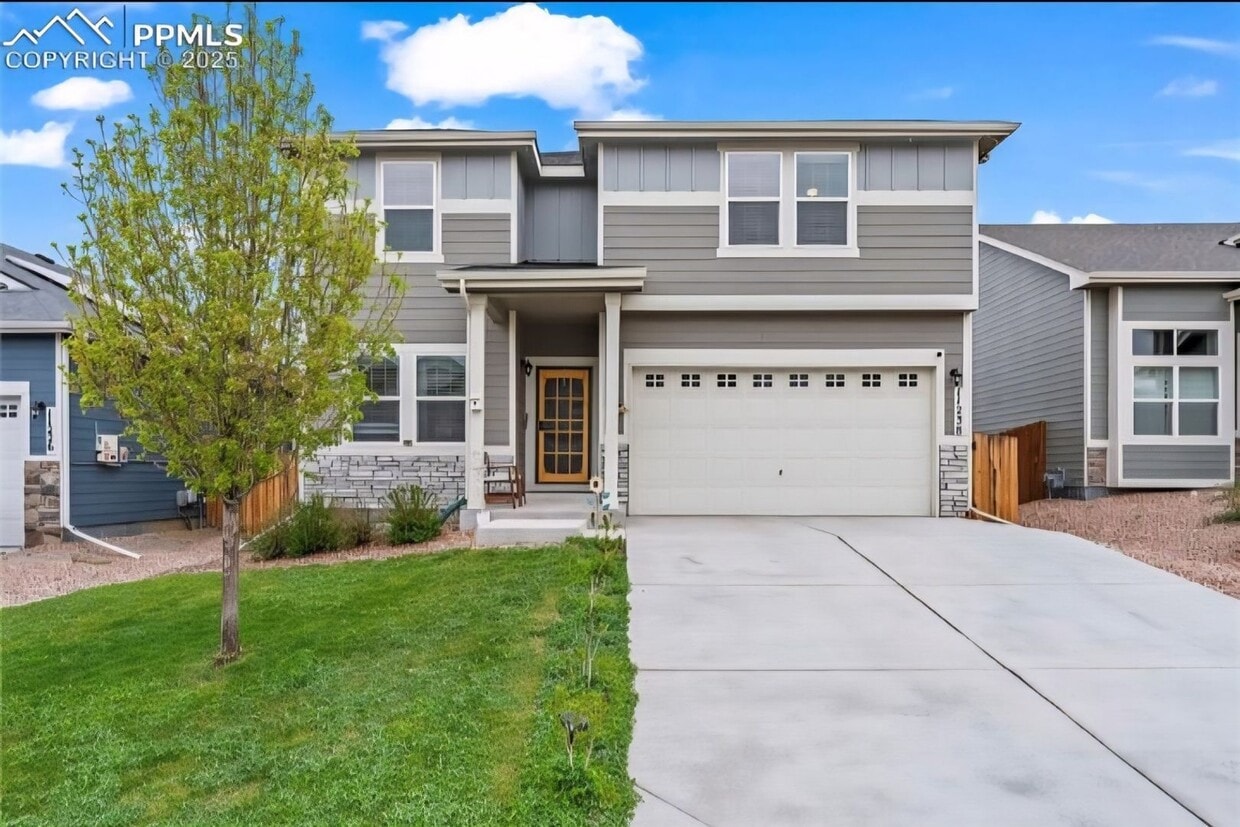Primary Photo - Stunning 4BR House in Colorado Springs