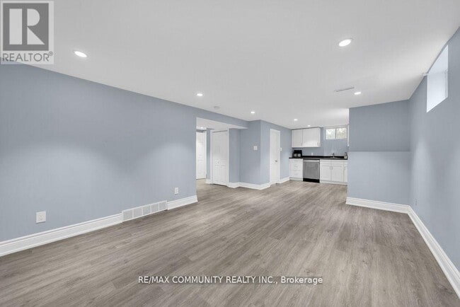 Building Photo - 776 Phillip Murray Ave