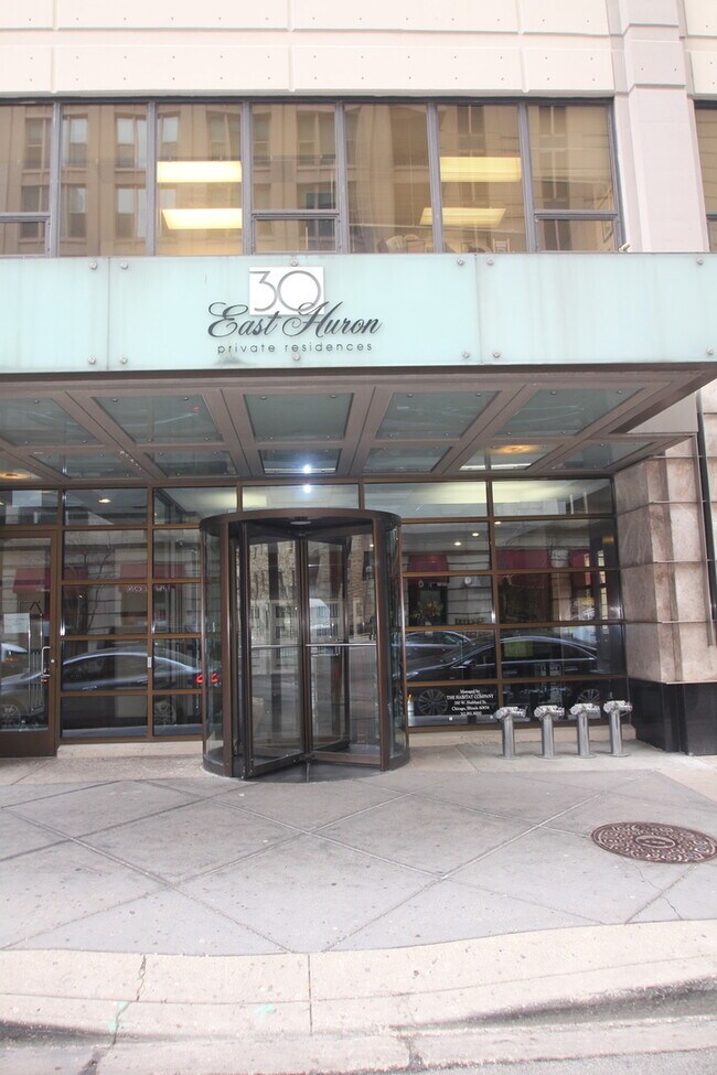Foto del edificio - 30 E Huron St