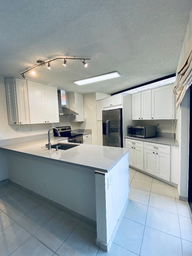 Foto del edificio - 8368 Trent Ct