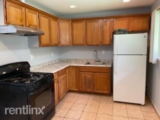 Building Photo - 3 br, 1 bath House - 12800 Albany St