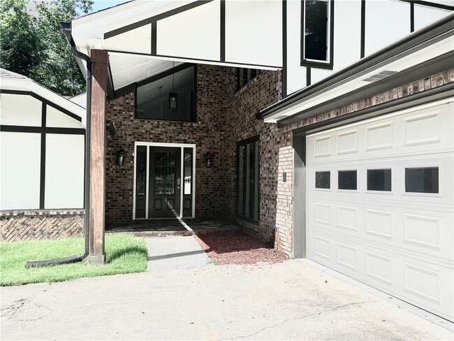 Building Photo - 1156 Oleander Dr SW