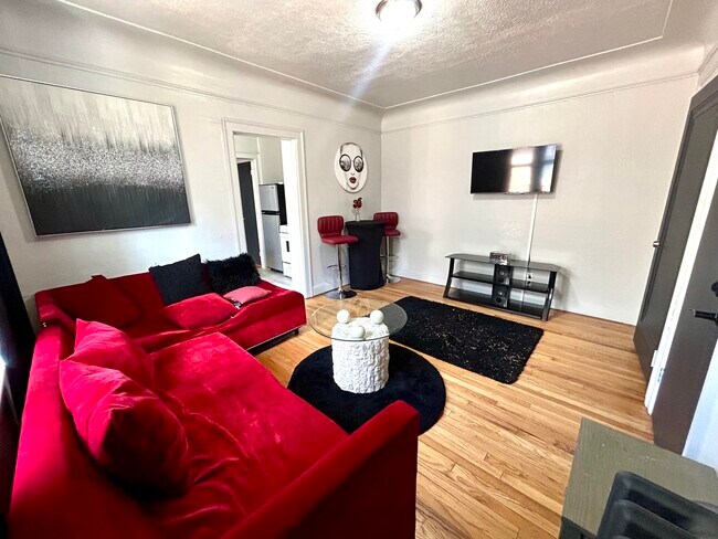 Foto del edificio - 4052 Tyler St
