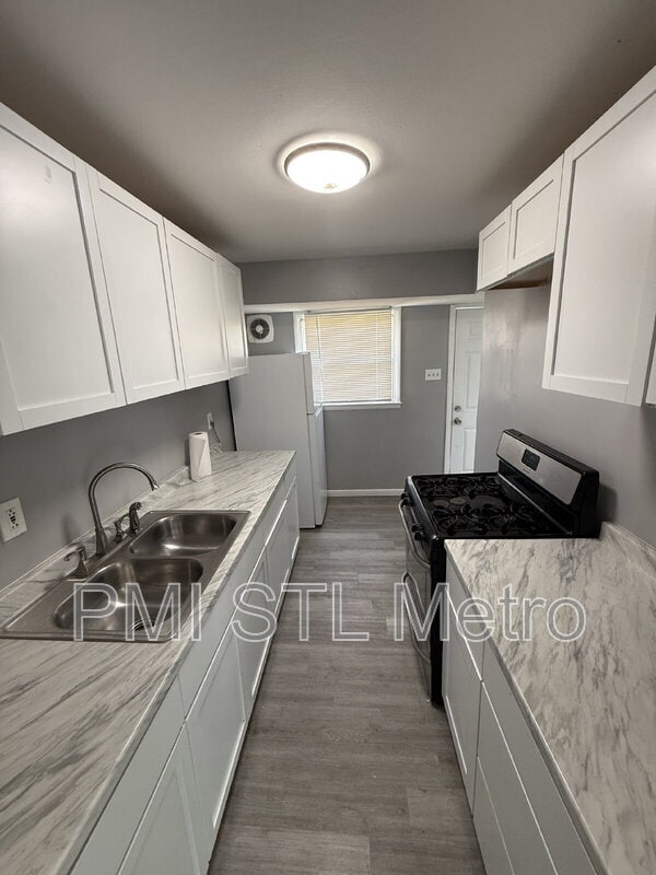 Photo - 323 Shepley Dr House