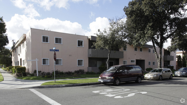 Building Photo - 1419 S Orange Ave