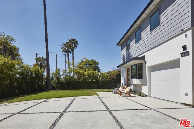Building Photo - 3908 Tivoli Ave