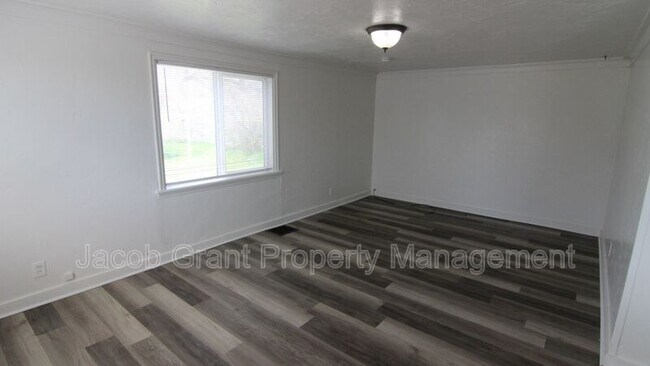 Building Photo - 1282 Highland Dr