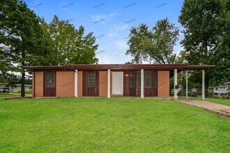 Building Photo - 2190 Orleans Ln