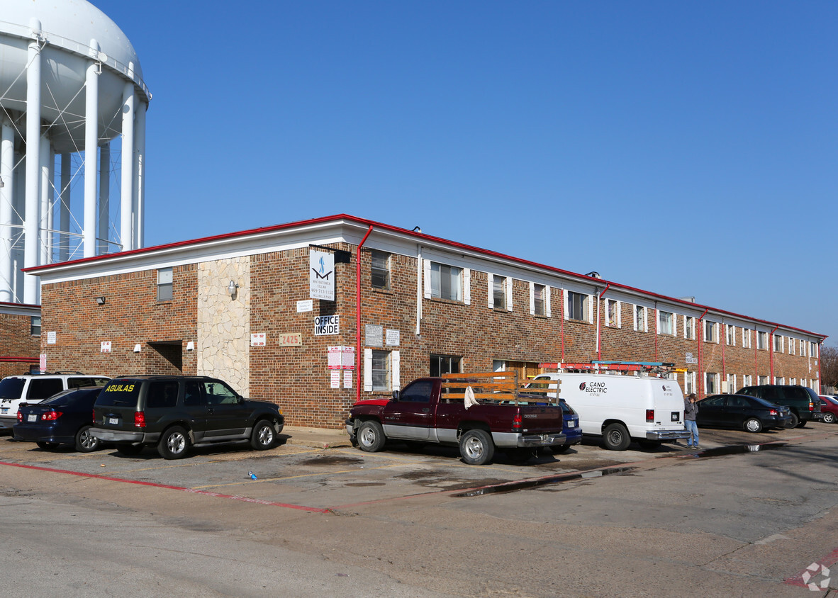 Primary Photo - Watertower Villas