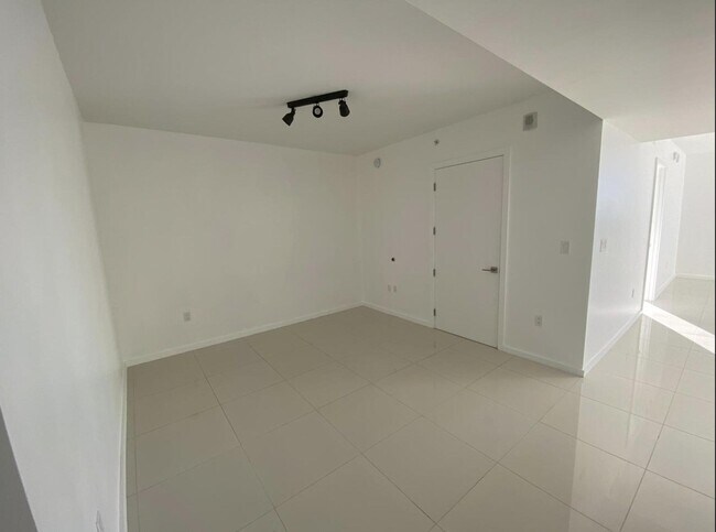 Foto del edificio - 5252 NW 85th Ave