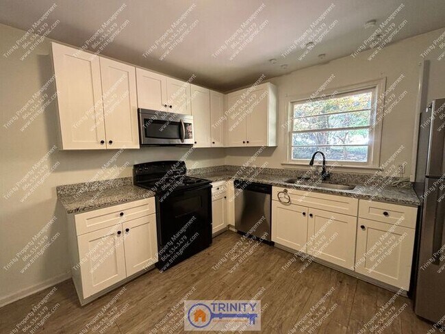 Building Photo - YOUR NEXT HOME!! Gorgeous and convenient!