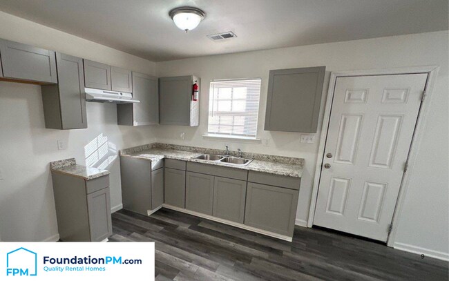 Building Photo - 4360 Kerwin Dr