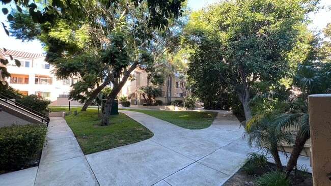 Building Photo - 3927 Nobel Dr