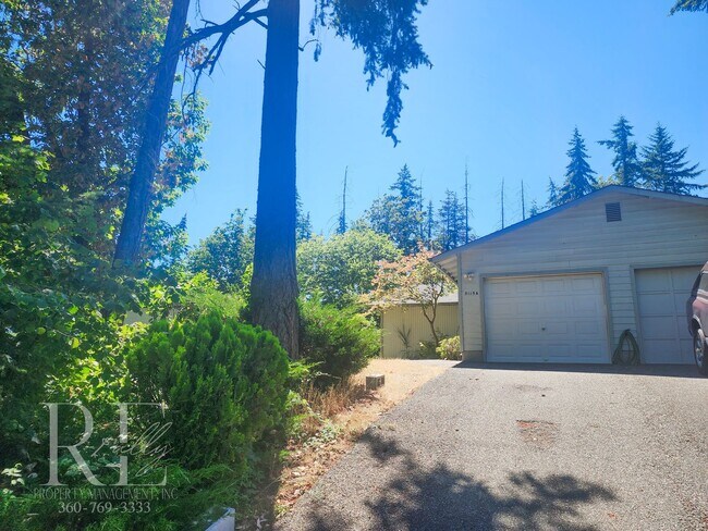 Building Photo - 5115 Hideaway Ln