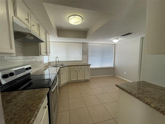 Building Photo - 12318 Braesridge Dr