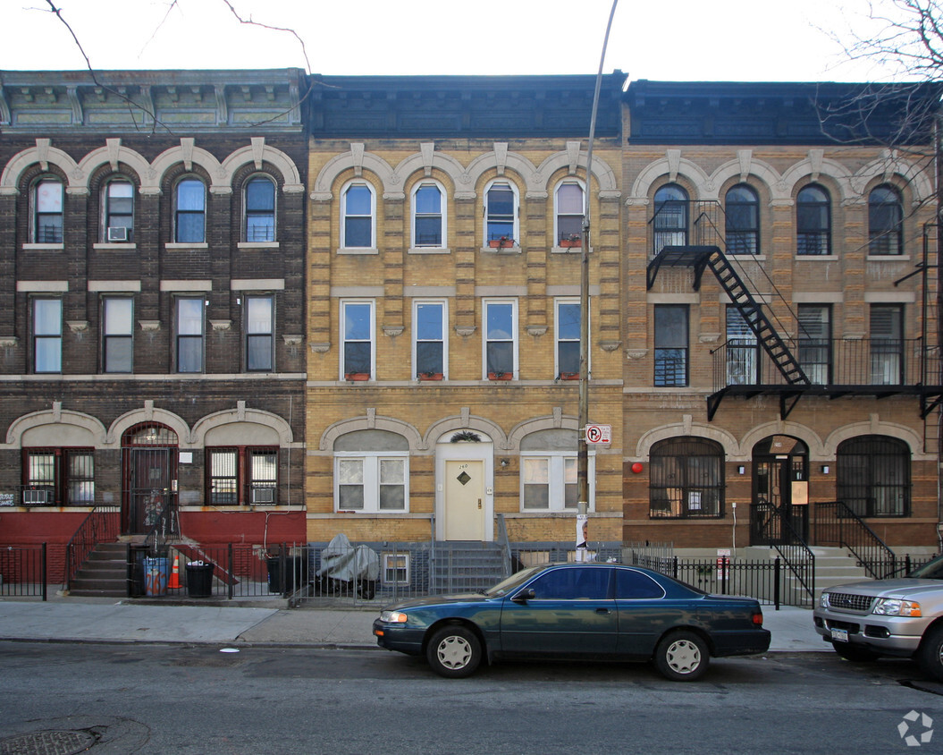 Building Photo - 260 Cornelia Street