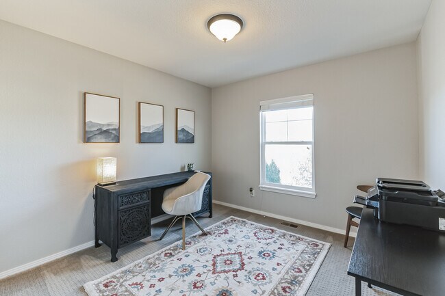 Building Photo - 2633 Rock Creek Dr