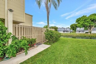 Building Photo - 1586 Shaker Cir