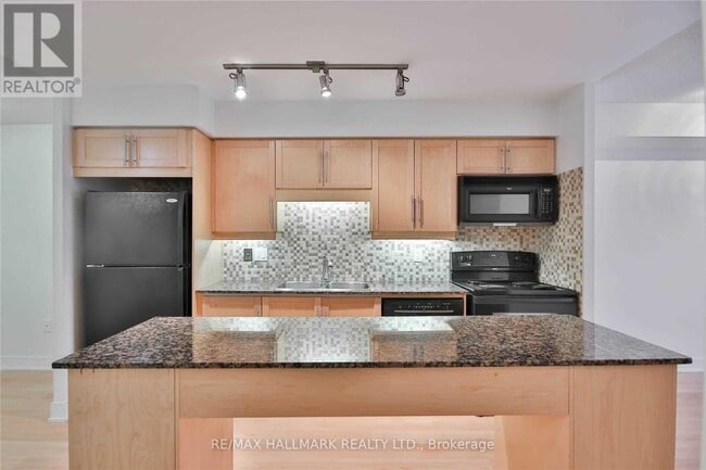 Building Photo - 20 Blue Jays Way