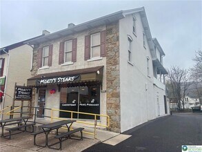 Building Photo - 332 Main St