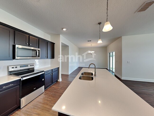 Building Photo - 1259 Sky Lakes Drive