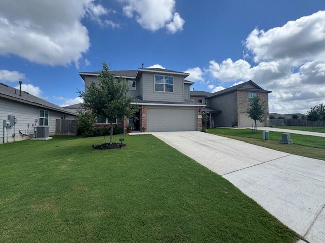 Primary Photo - Spacious and Stylish, with over 2,500 sq f...