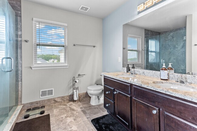 Building Photo - 23986 W Enclave Dr