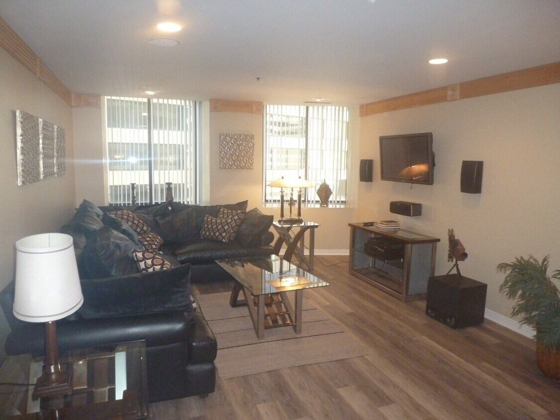 Living Room - 48 Broadway