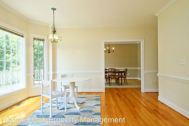 Building Photo - 4 br, 2.5 bath House - 2054 Carriage Way