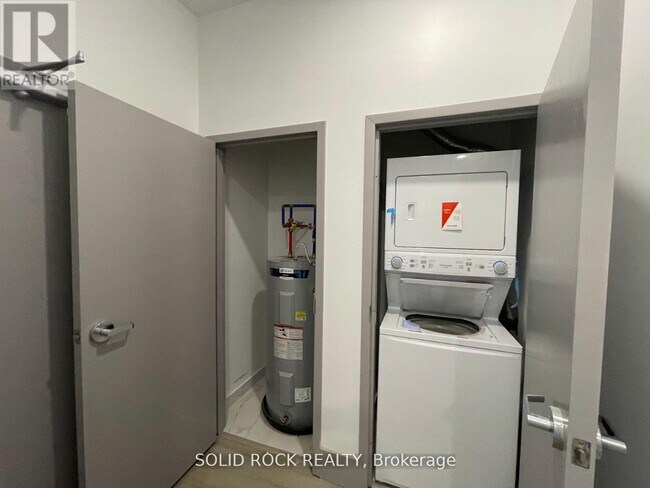 Photo du bâtiment - 48 King St E