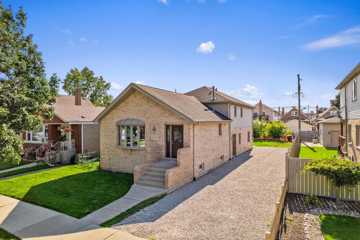 Foto principal - 5614 S Moody Ave