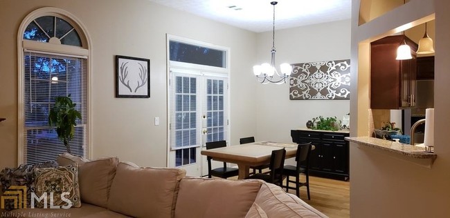 Building Photo - 10585 Summer Ridge Dr