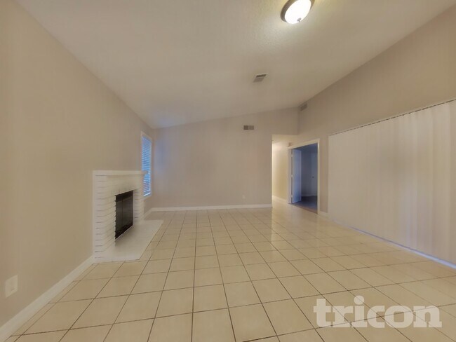 Foto del edificio - 4401 Montara Dr