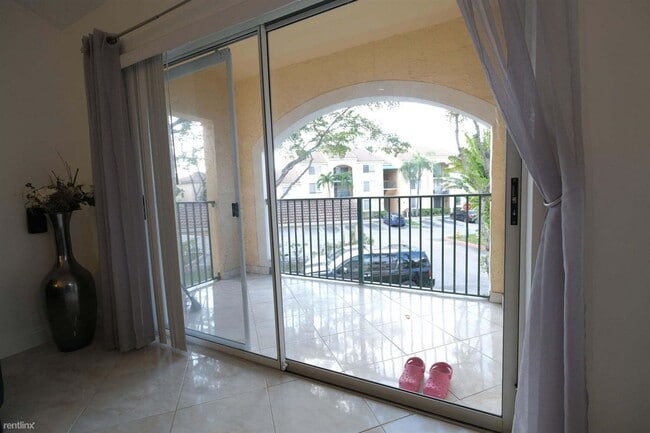 Foto del edificio - 3 br, 2 bath House - 1715 Village Blvd Apt...