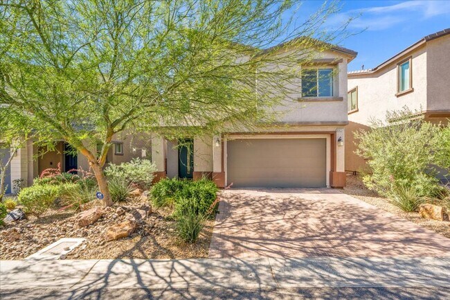 Foto del edificio - Modern Gated 3 Bedroom Retreat with Loft & Entertainer’s Backyard