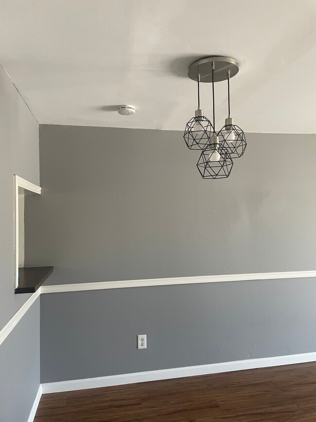 Building Photo - 730 N Eucalyptus Ave