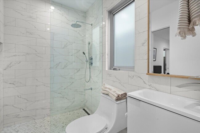 Foto del edificio - 541 Rose Ave