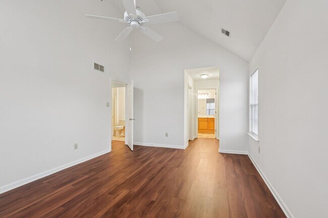 Interior Photo - Autumn Park Apartments